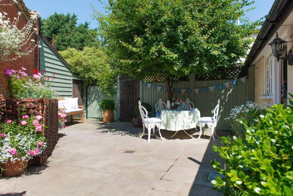 Wren Cottage, A Very Cosy Historic Coastal Cottage In A Pretty Little Village Wickham Market Buitenkant foto